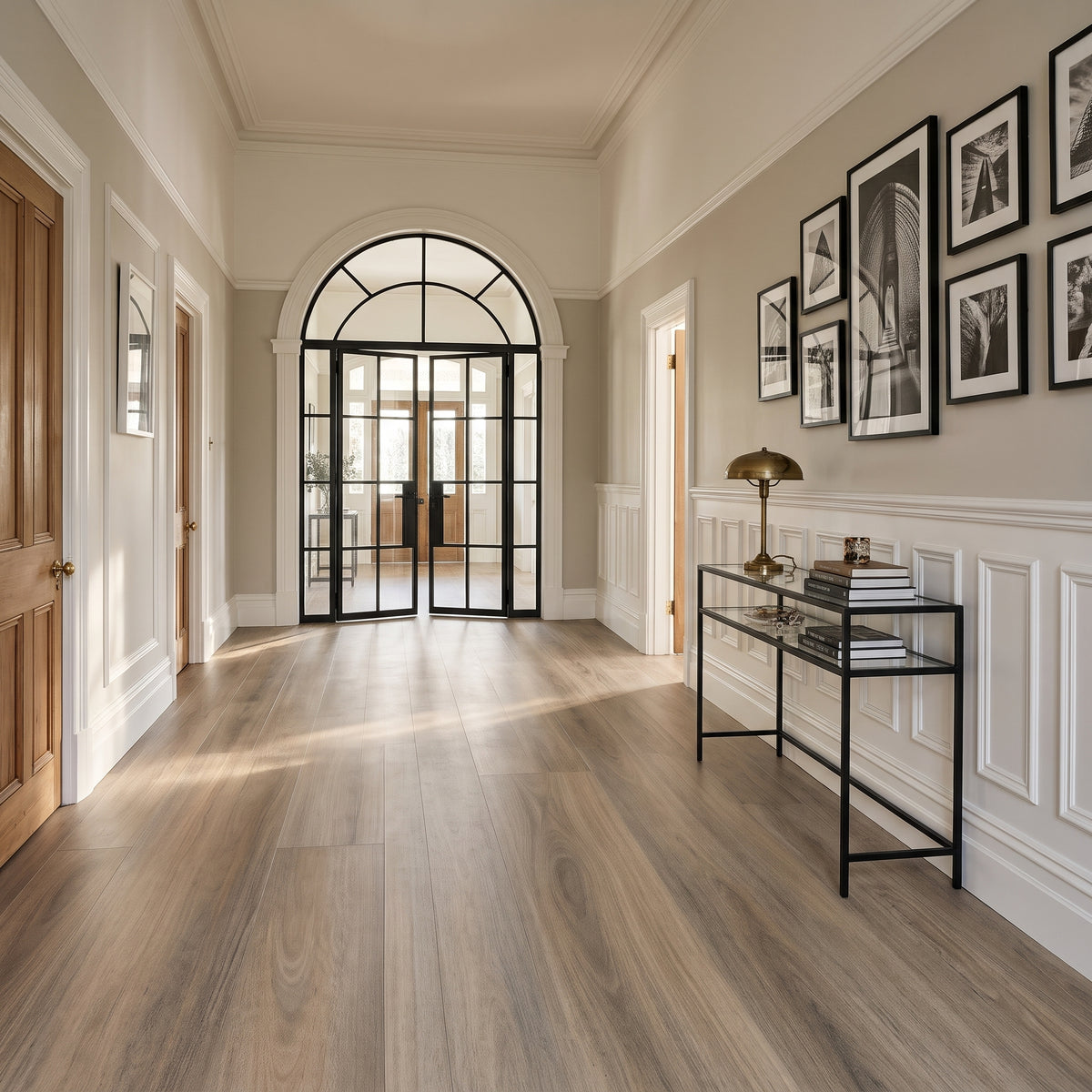 Frost vinyl flooring with cool white-grey tones and a realistic wood grain for a bright, modern interior.